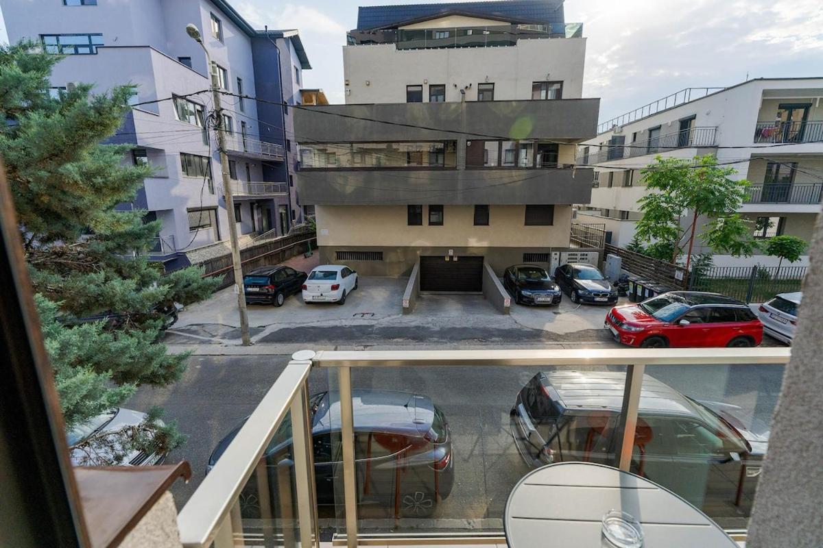 Downtown Urban Studio w Balcony Vol 2