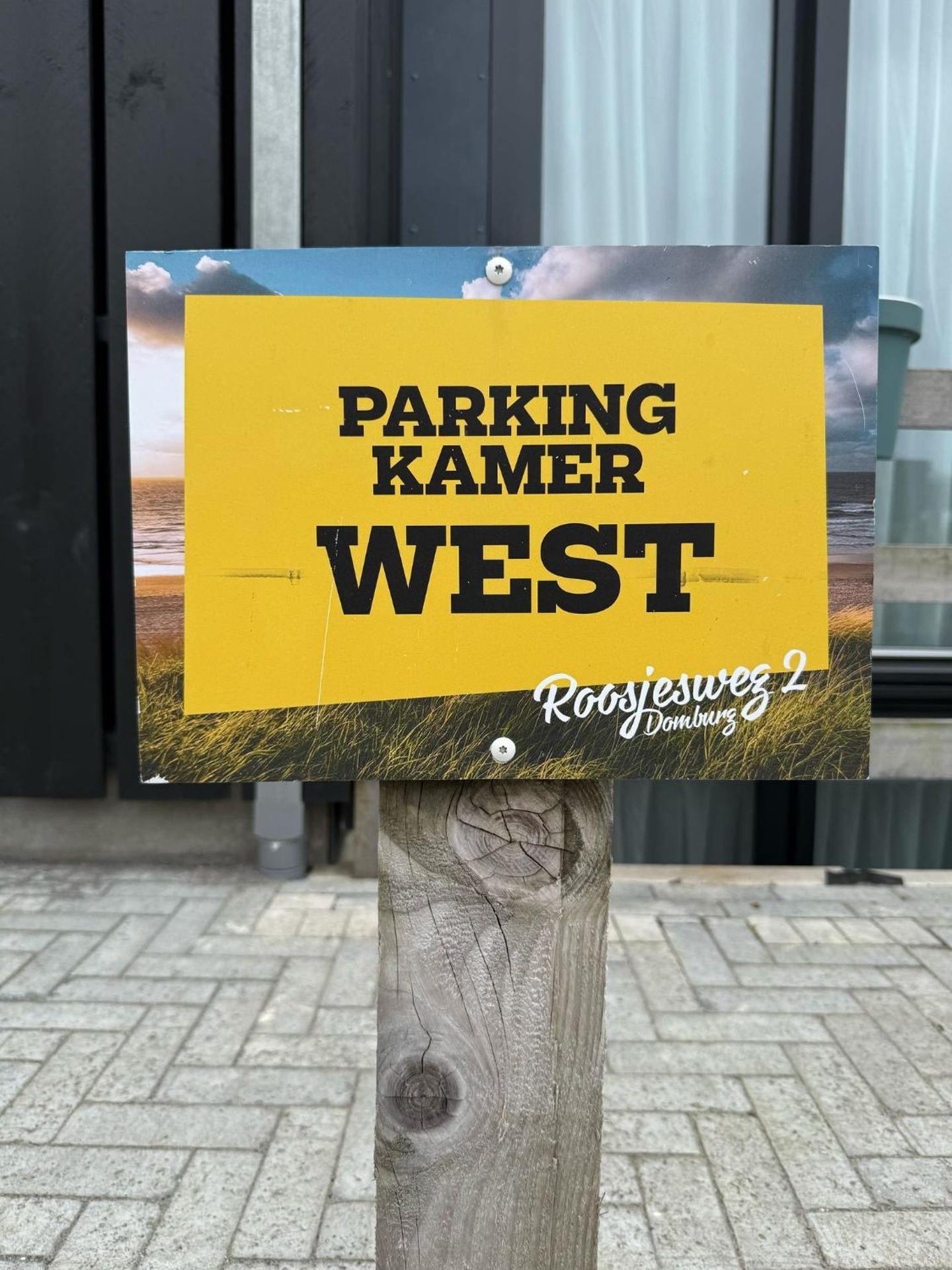 Roosjesweg 2 Gastenkamer met parkeerplaats en terras EG
