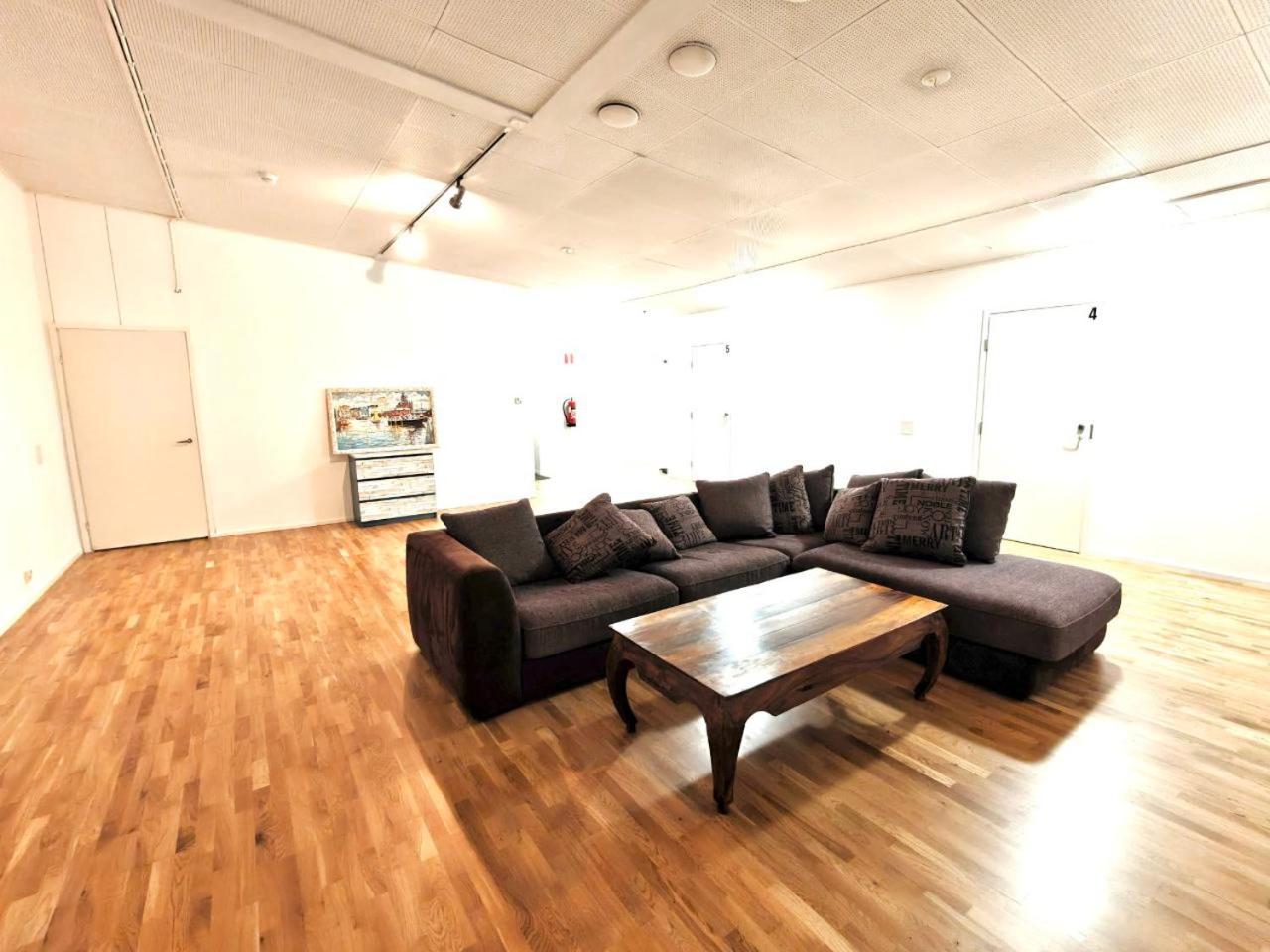 Communal lounge/ TV room