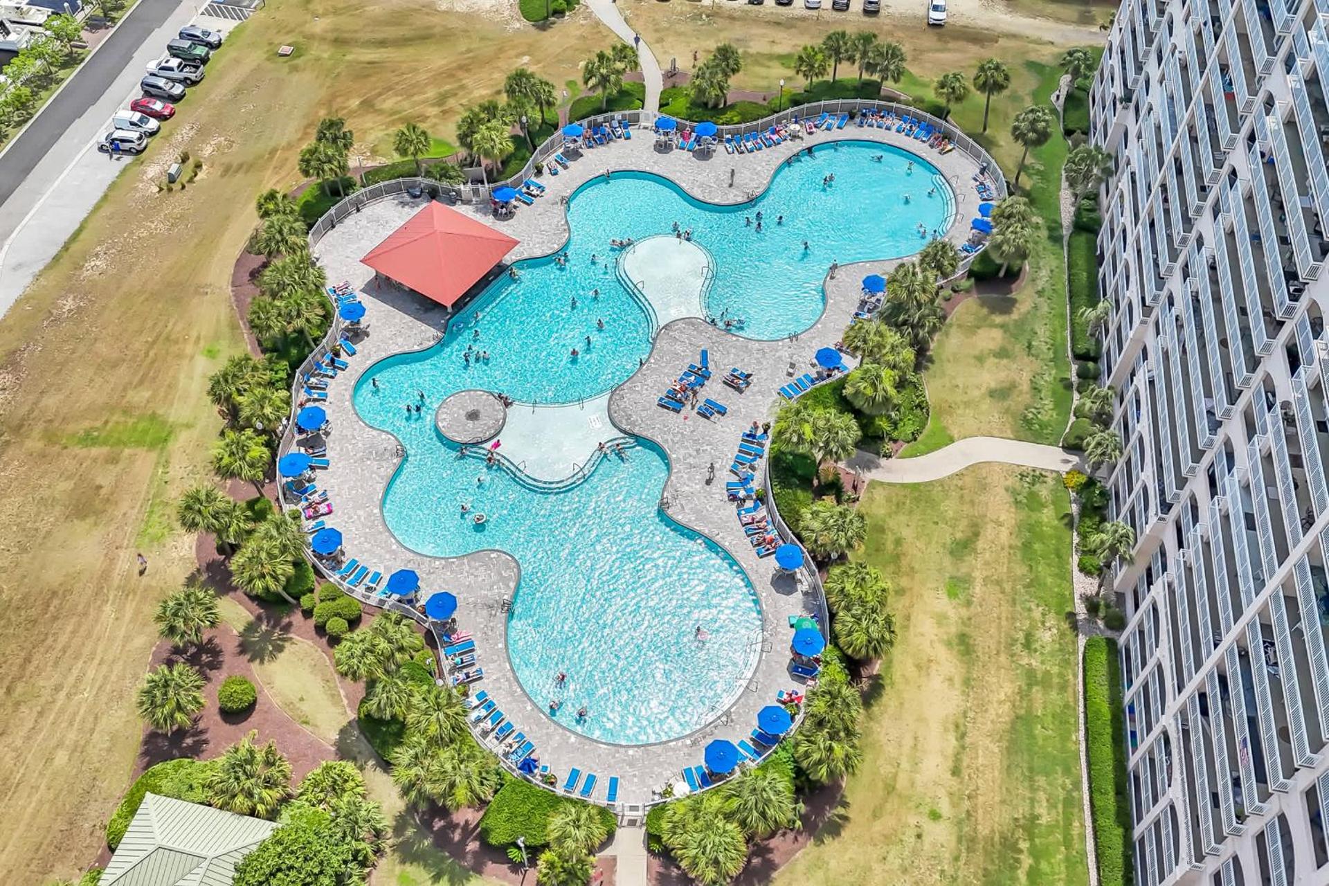Huge 15000sf Pool Modern Studio at Barefoot Resort
