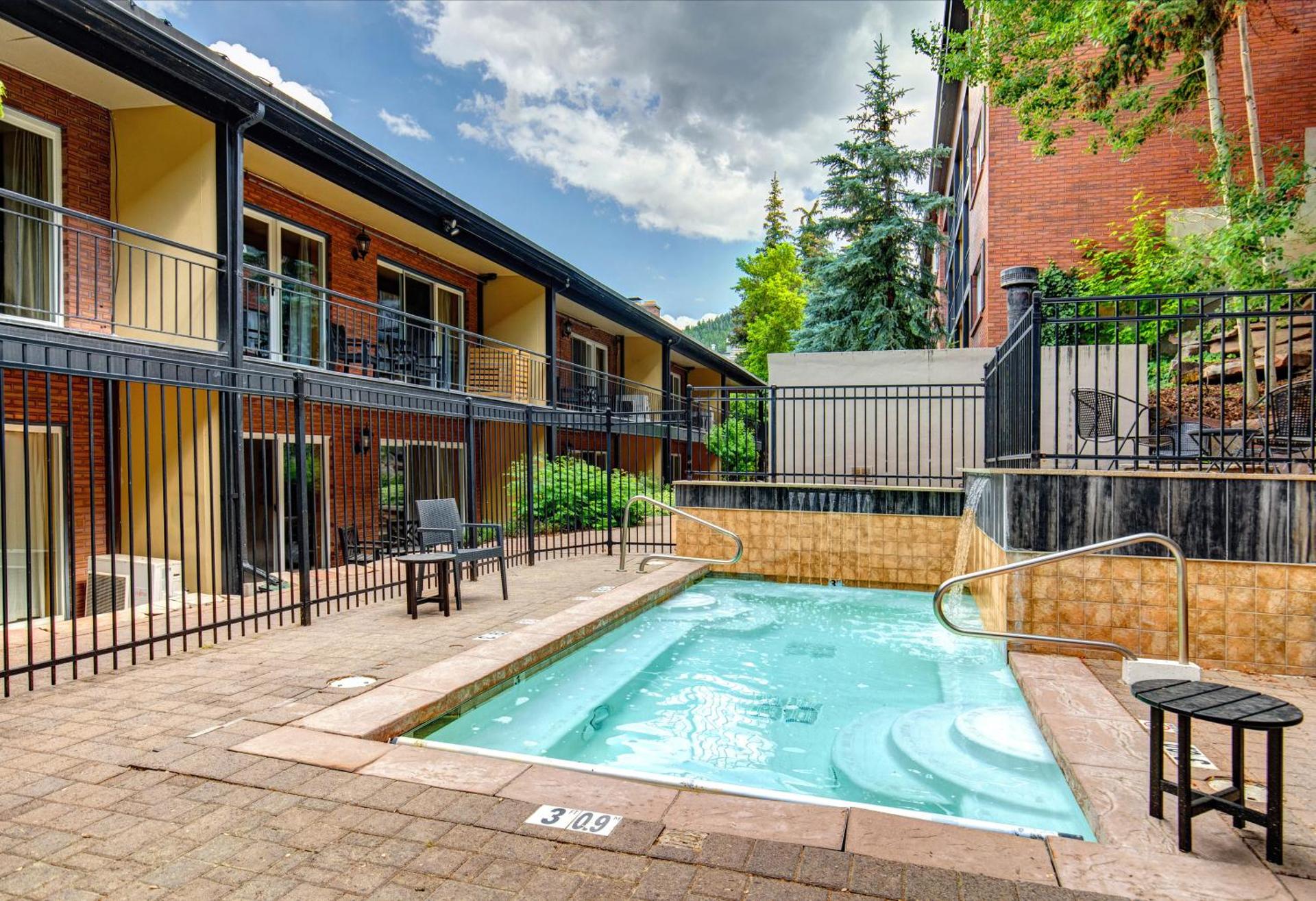 Treasure Mountain Inn