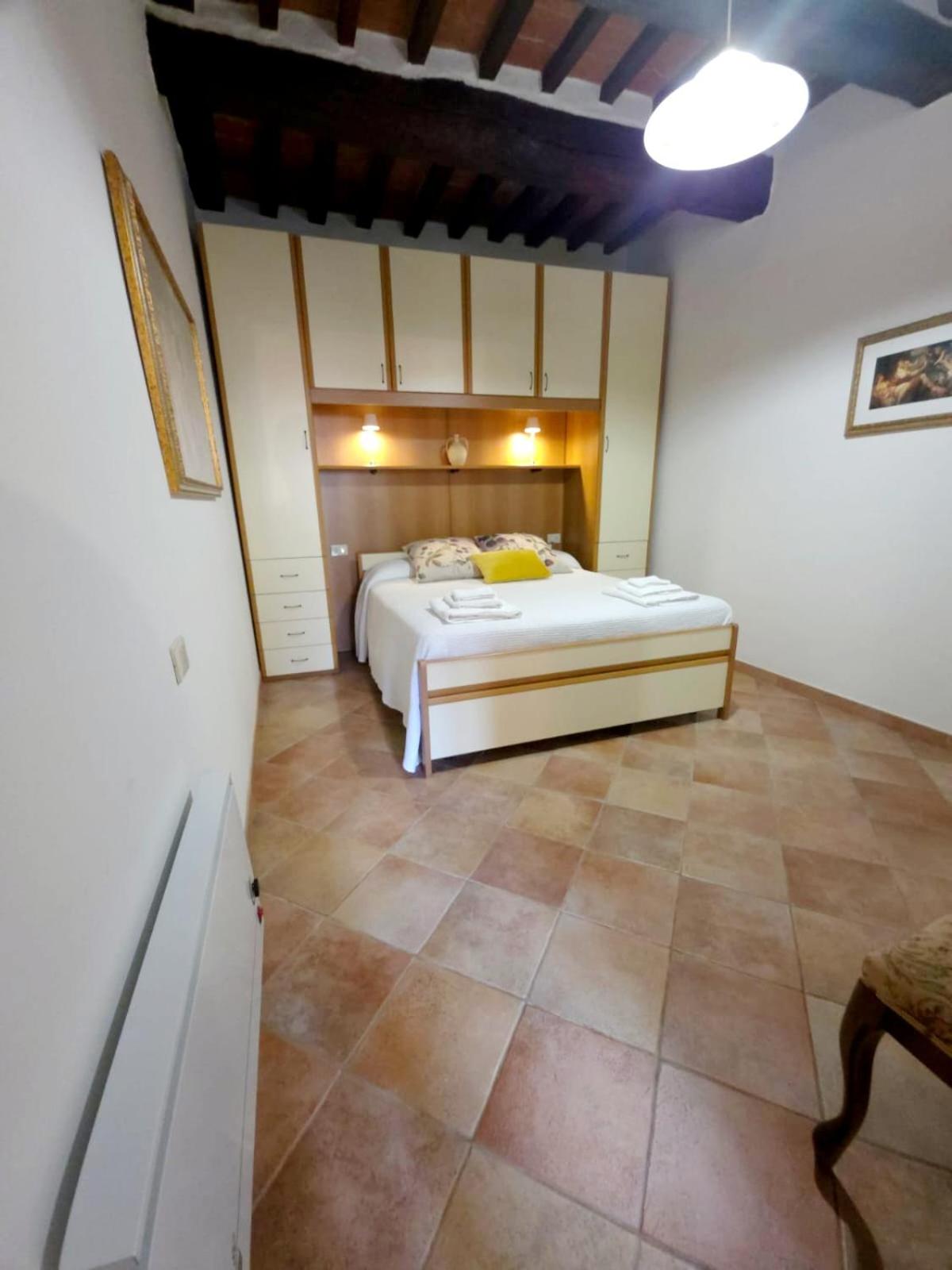 Flat Ghino di Tacco historical centre Radicofani