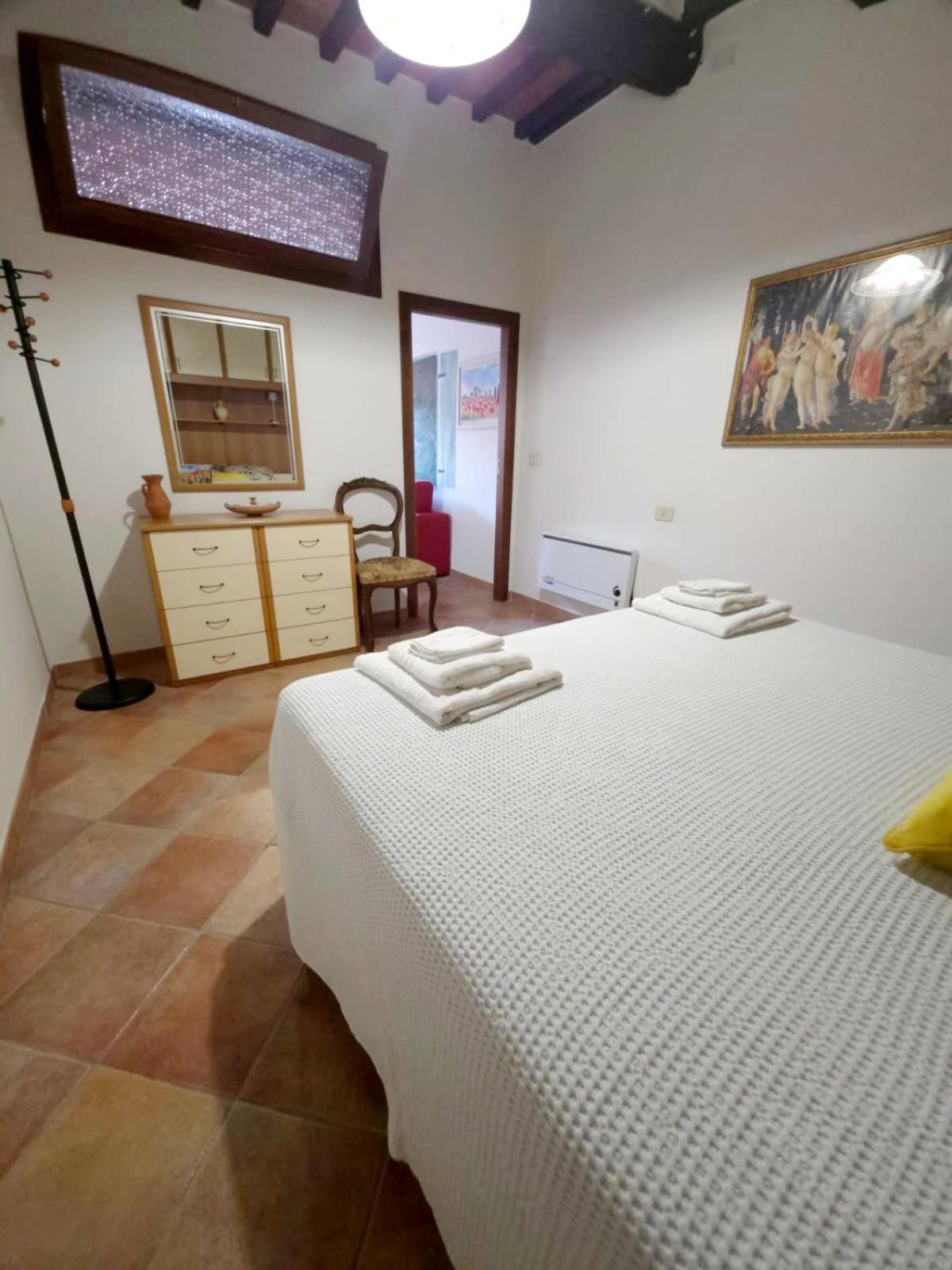 Flat Ghino di Tacco historical centre Radicofani