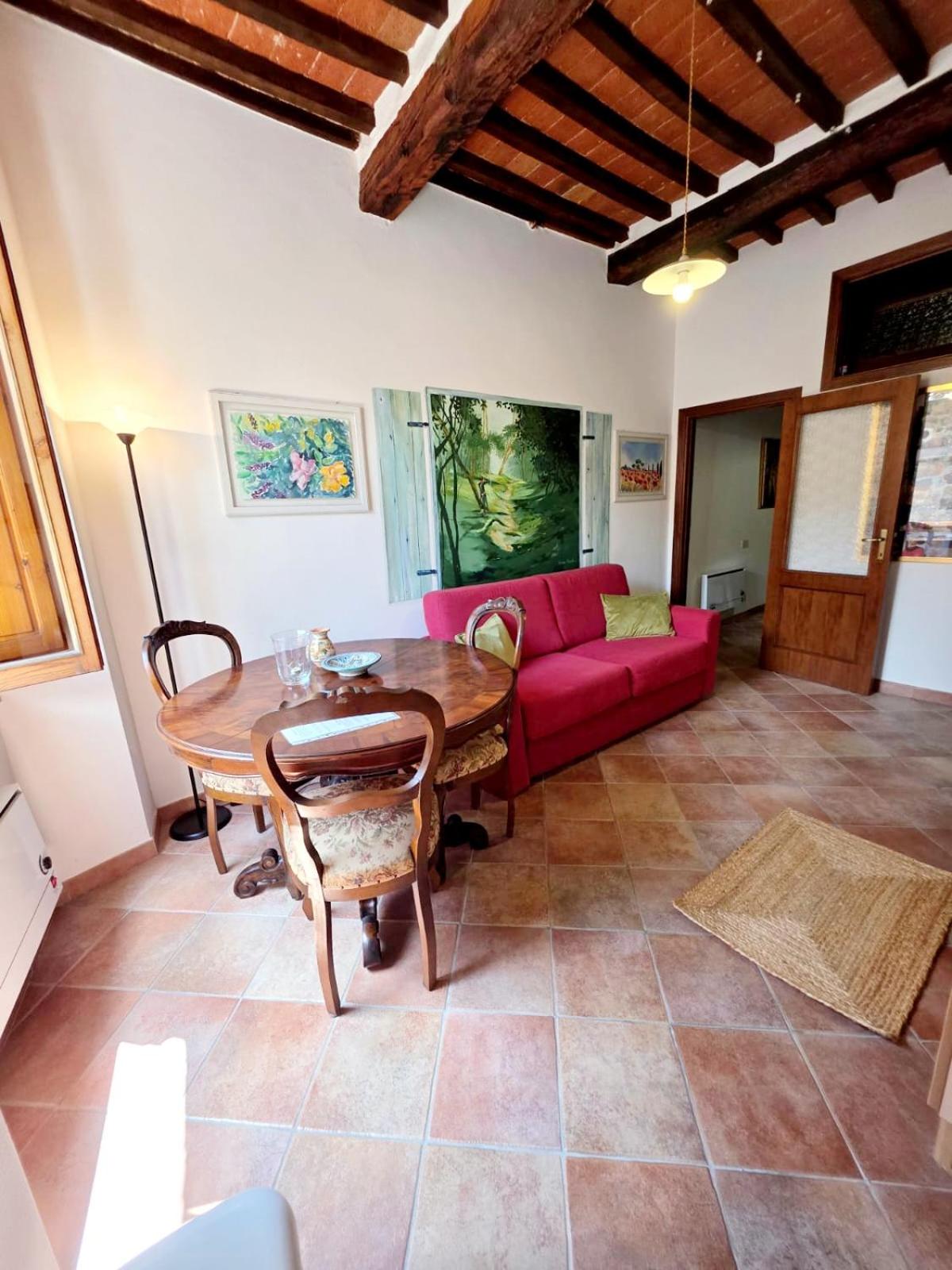 Flat Ghino di Tacco historical centre Radicofani