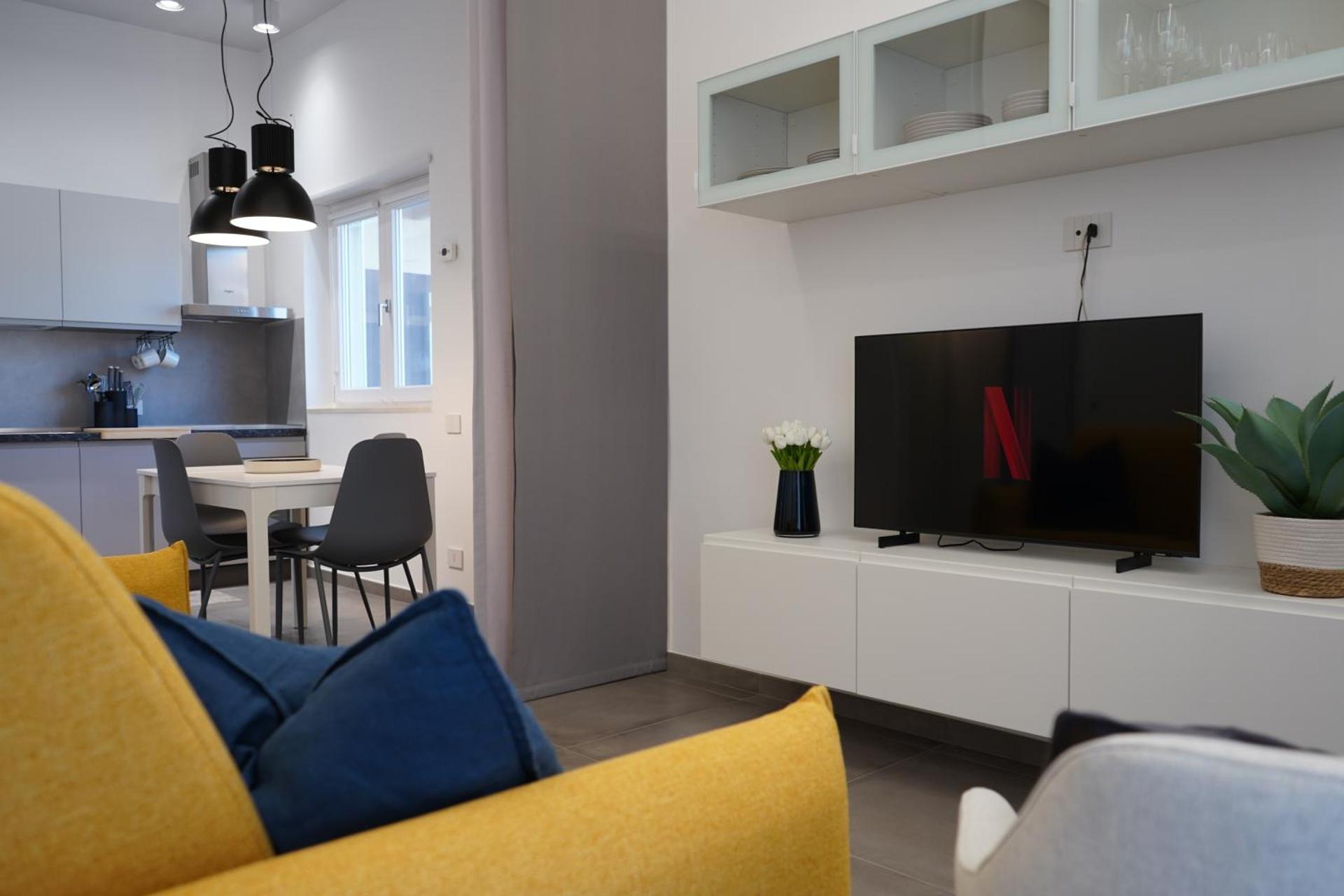 Communal lounge/ TV room