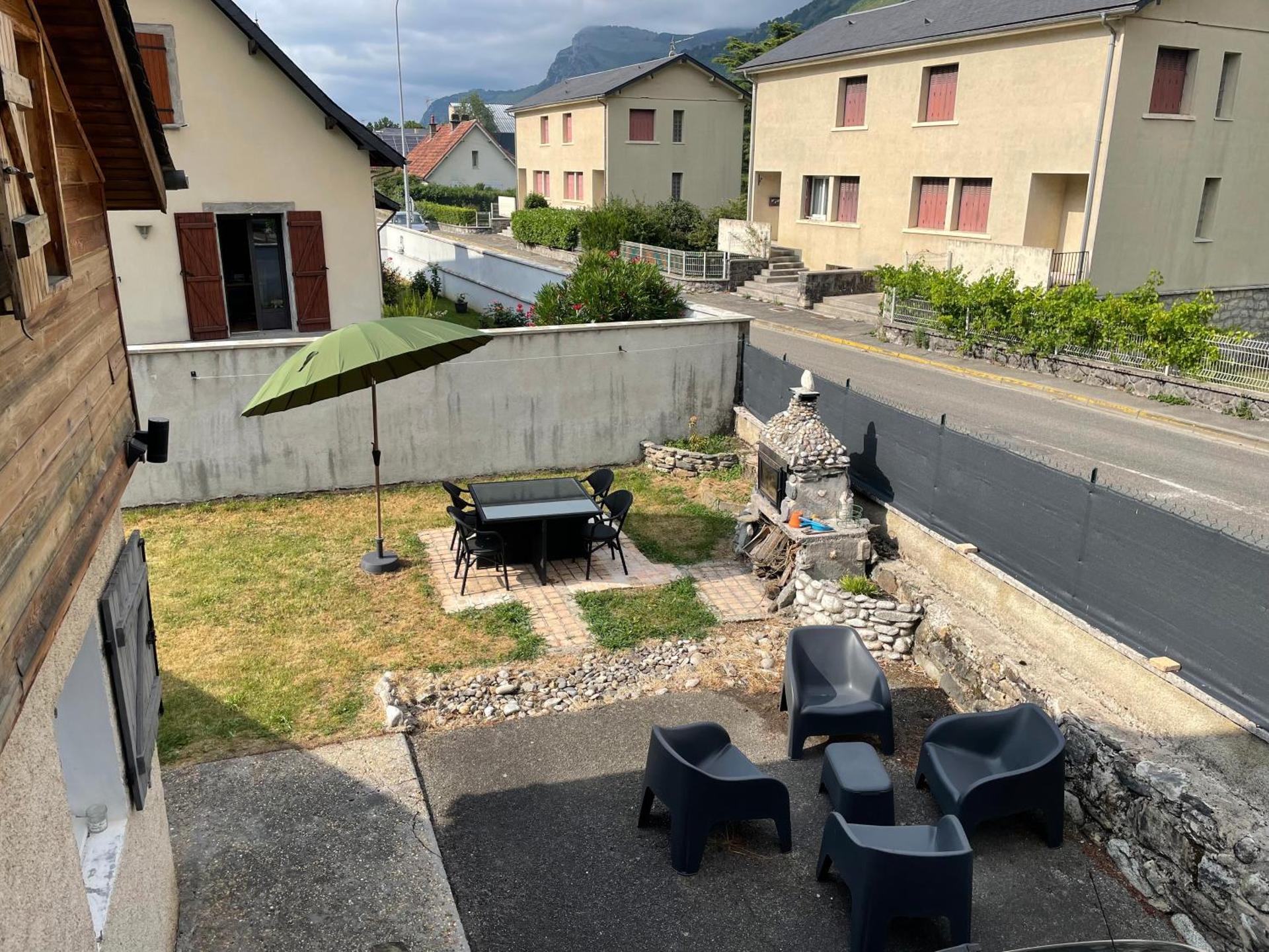 Appartement Cocoon avec jardin et vue montagne