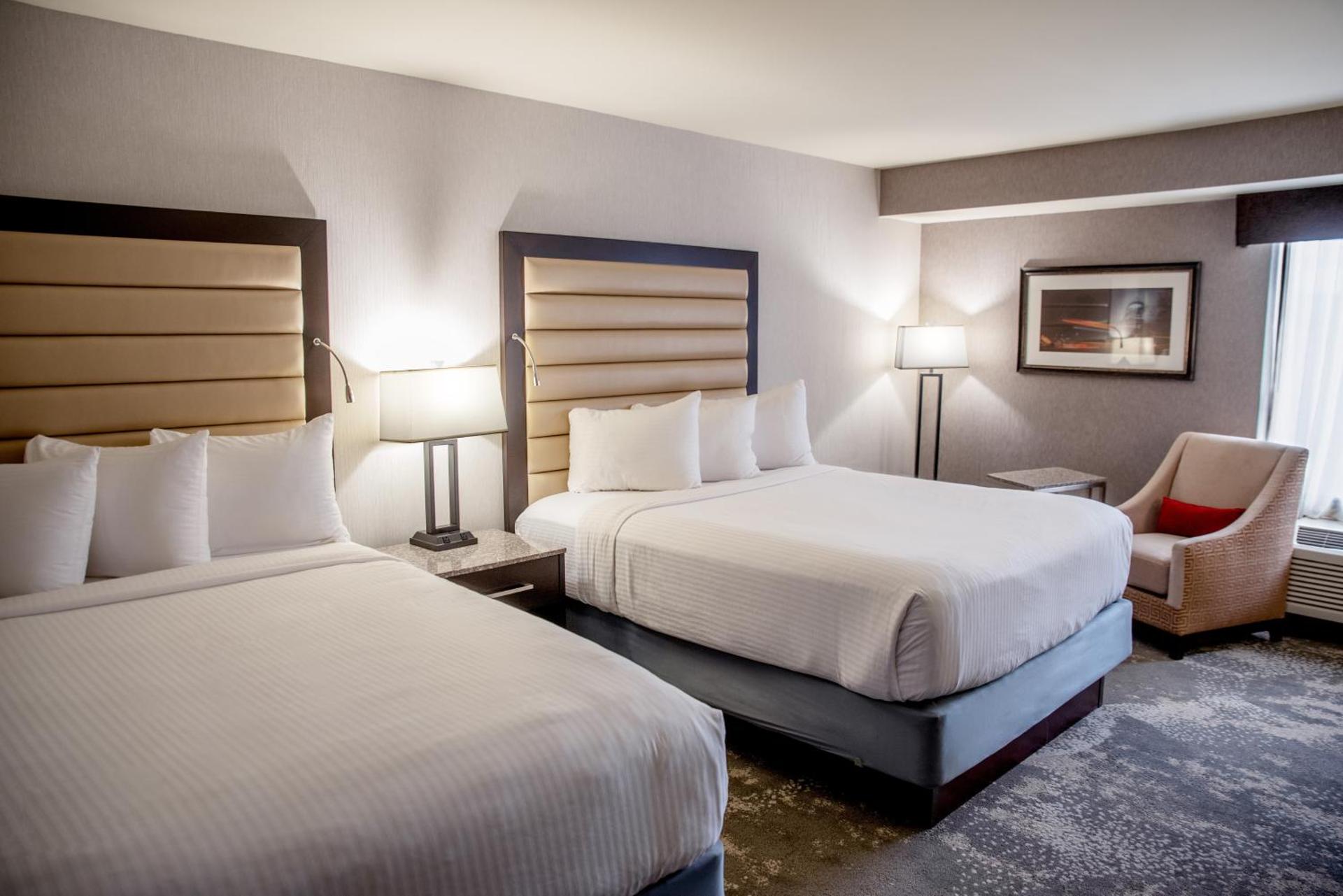 Premier Double Queen Room