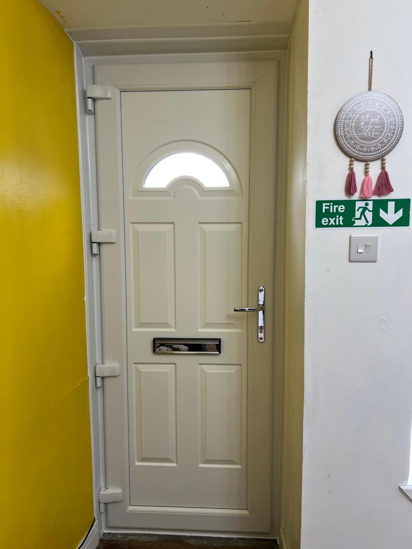 Penlea ~ 1 bedroom Flat with Harbour view