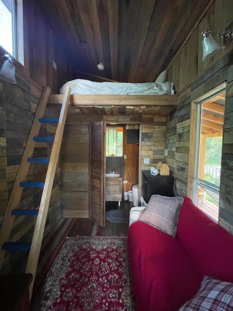 Gracies Grotto Cabin