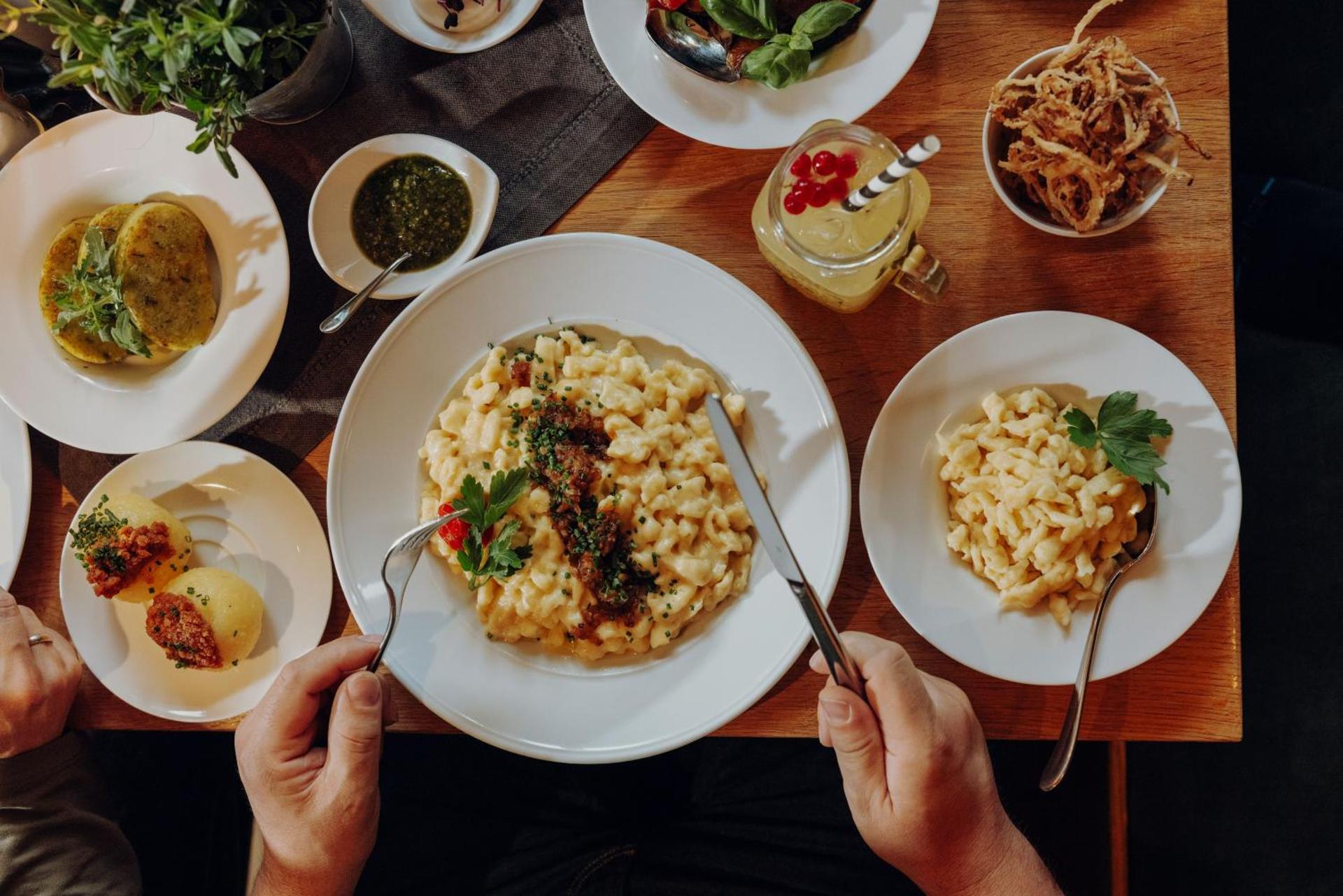 Restaurant/places to eat