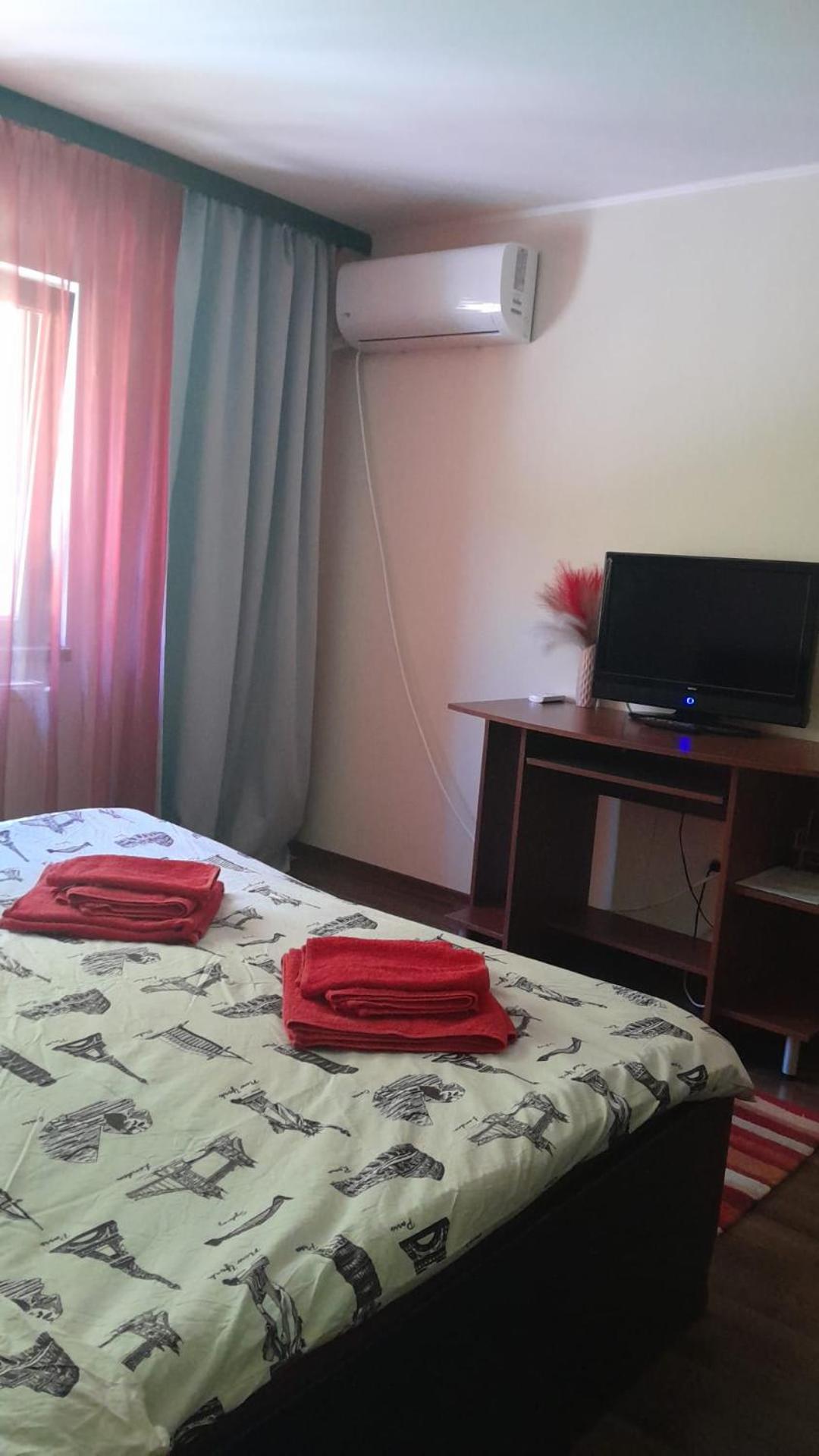 Apartament Red & Yellow