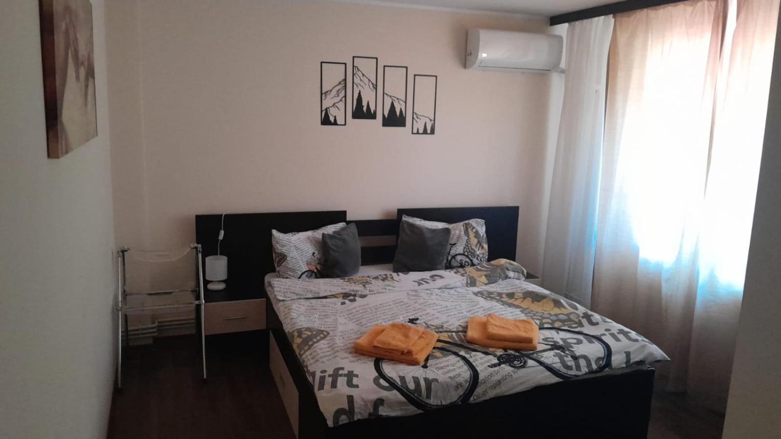 Apartament Red & Yellow