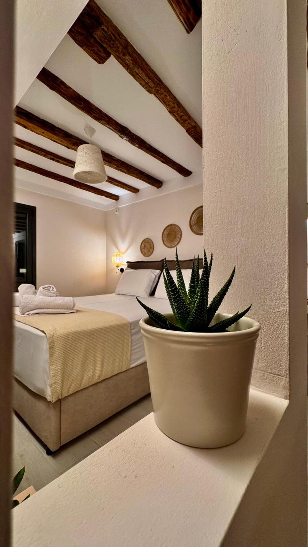 Akonelia - chora center