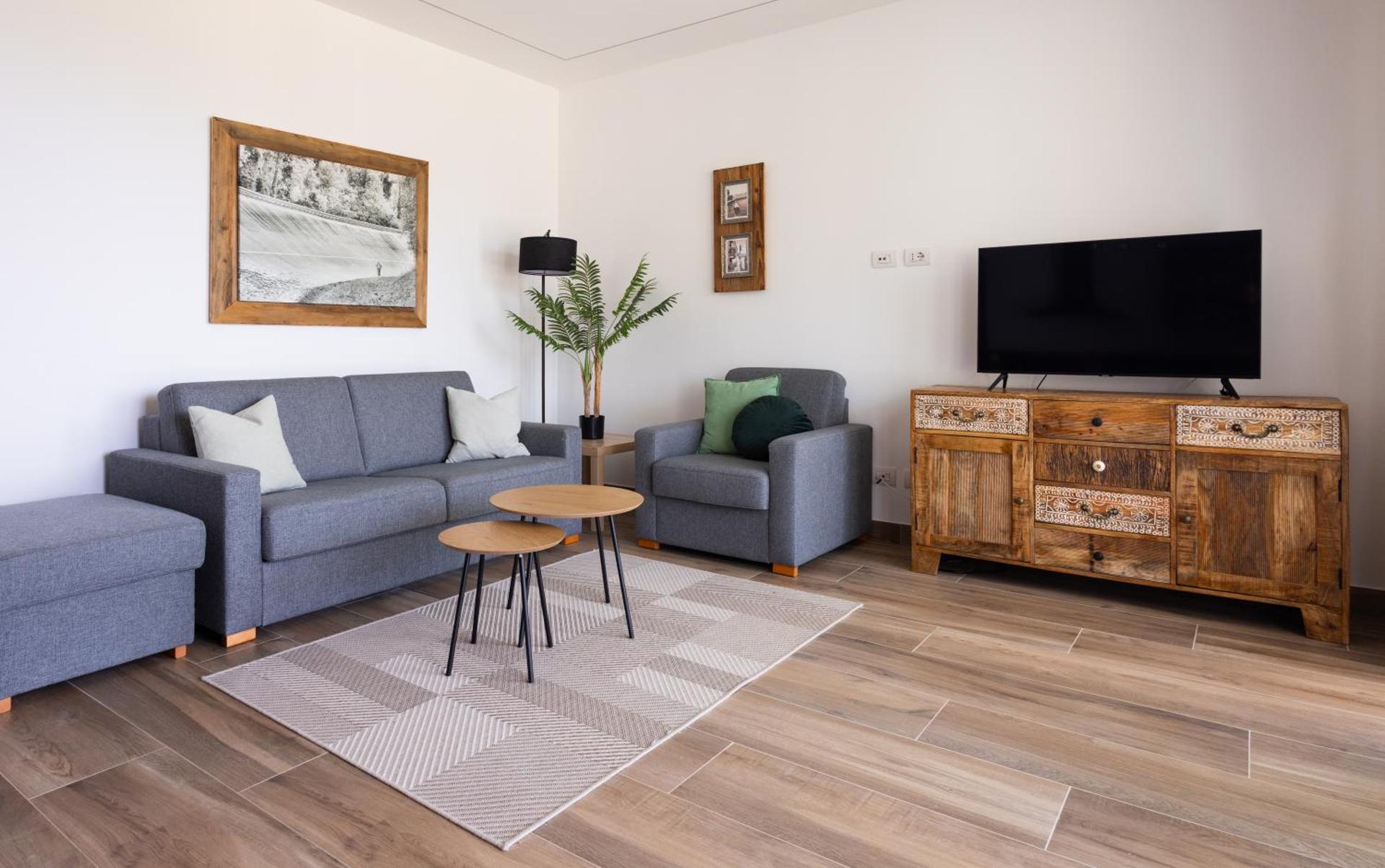 Communal lounge/ TV room