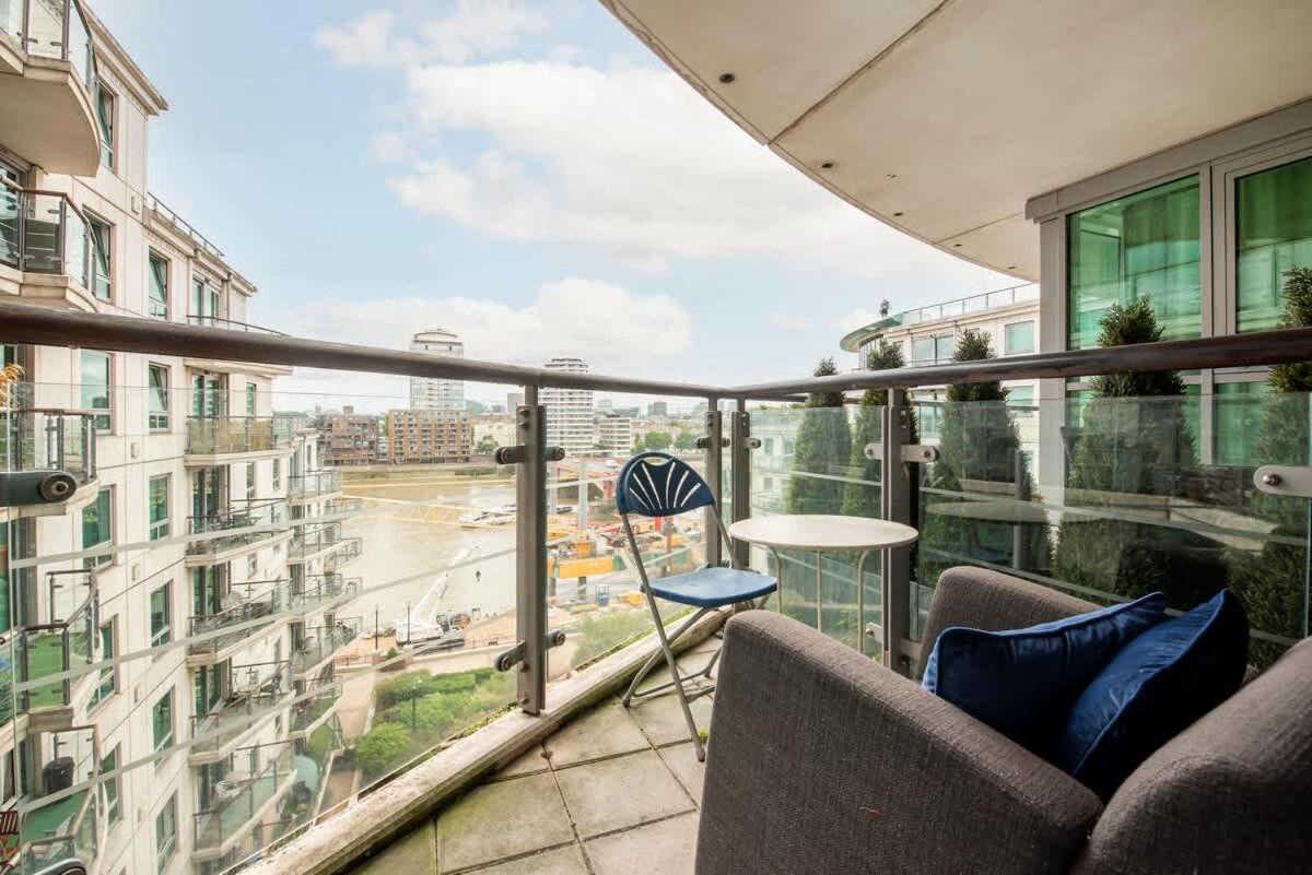 Amazing Thames view apartment