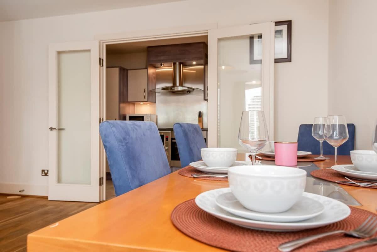 Amazing Thames view apartment