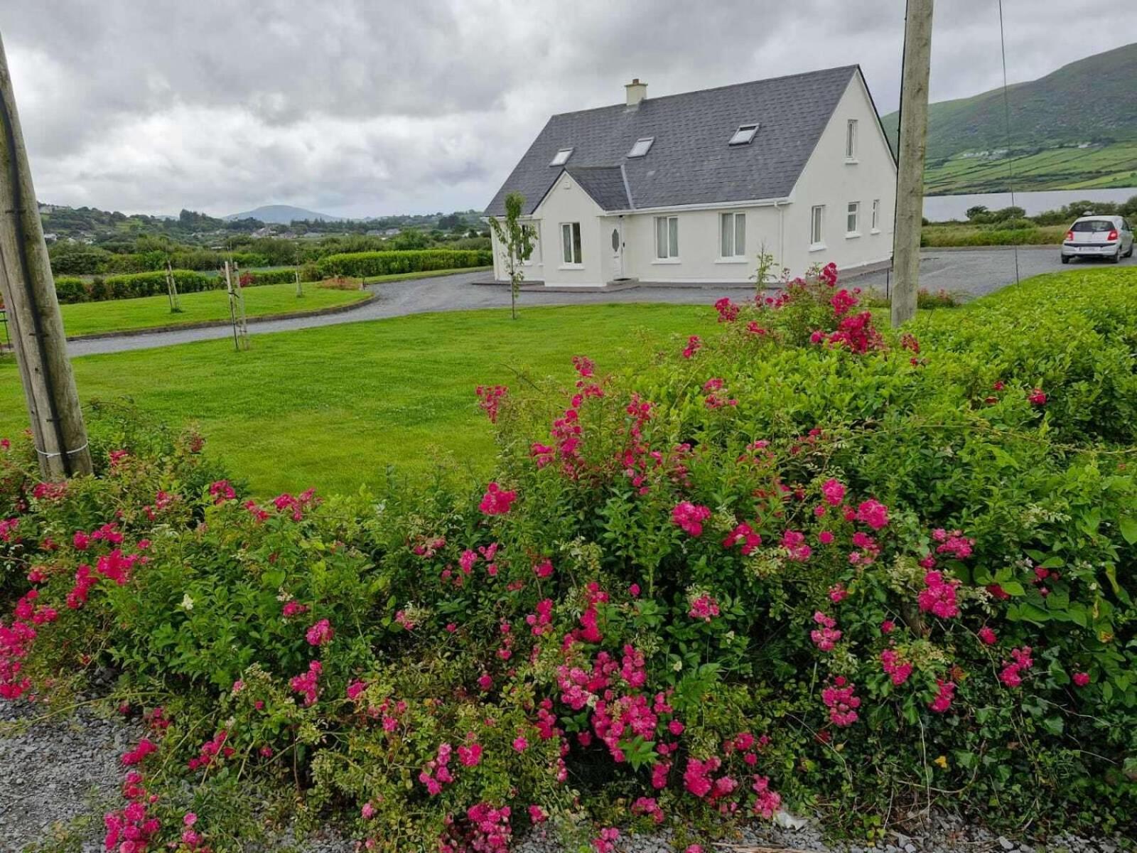 Villa Rose - Sleeps 2 & Stunning Seaside Views