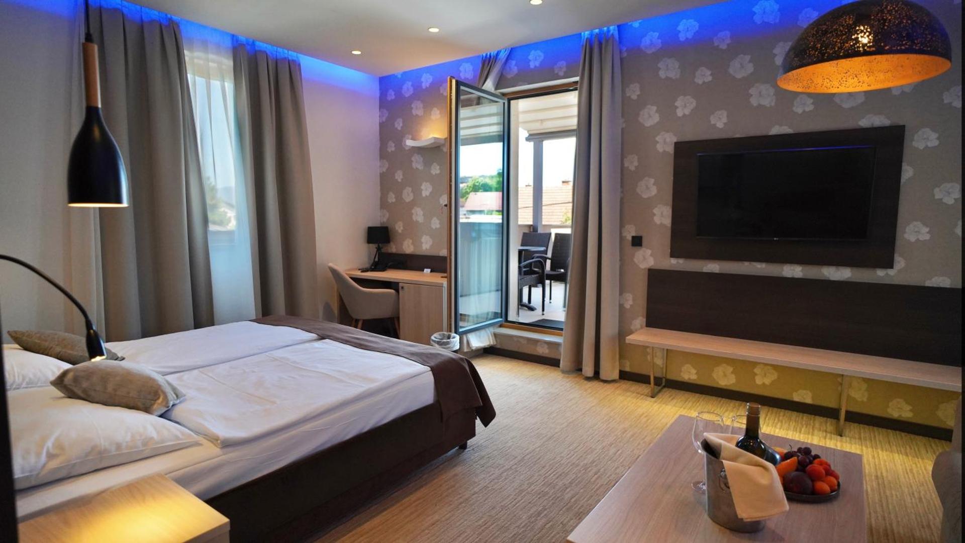 Photo of the whole room