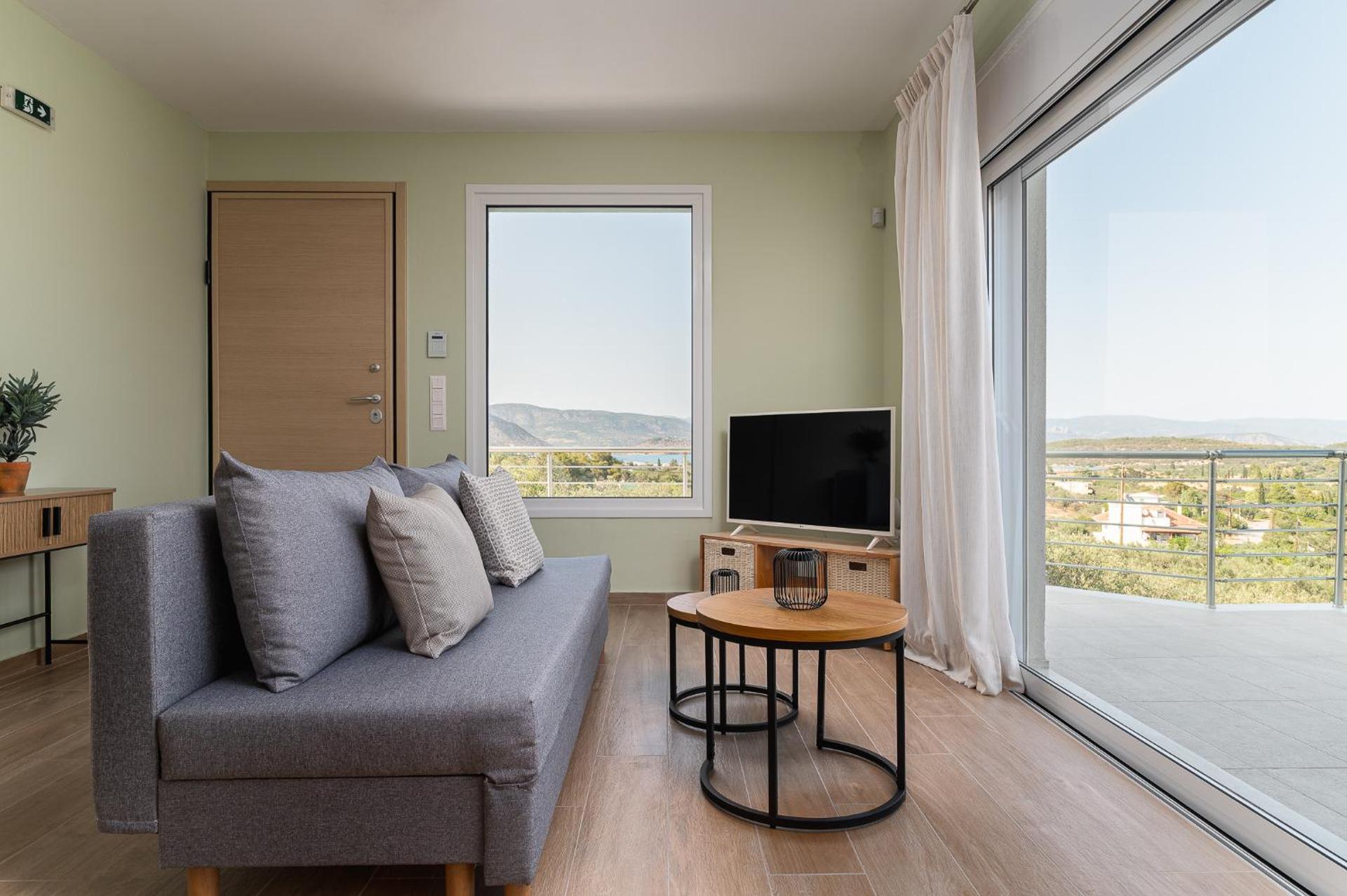 Communal lounge/ TV room