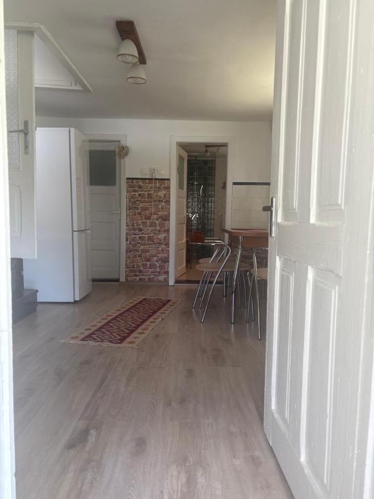 Casa rurală cu livadă LavAndra