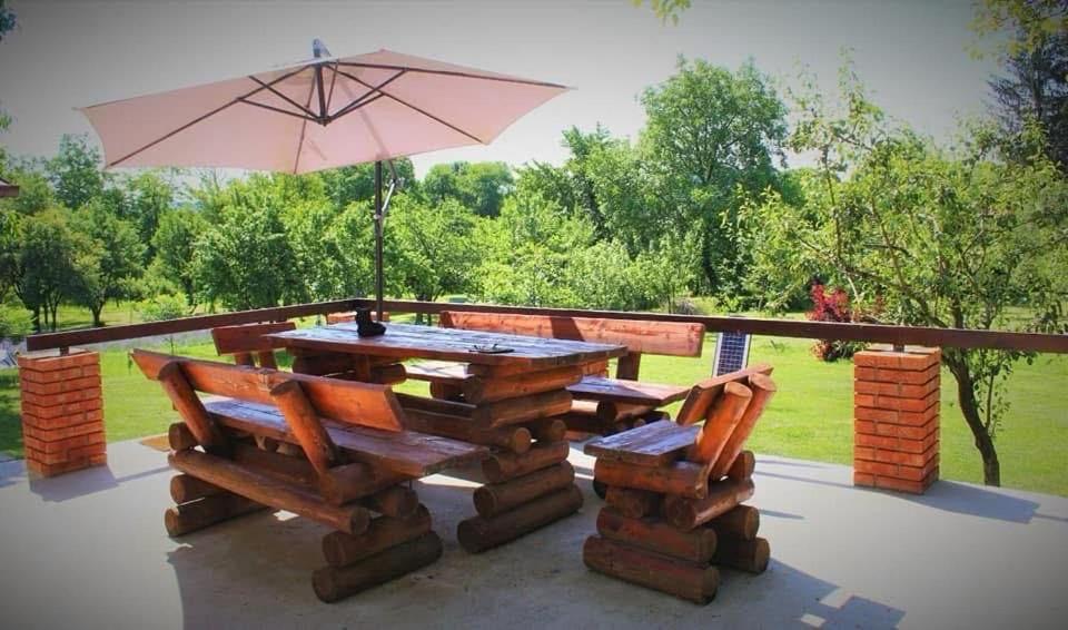 Casa rurală cu livadă LavAndra