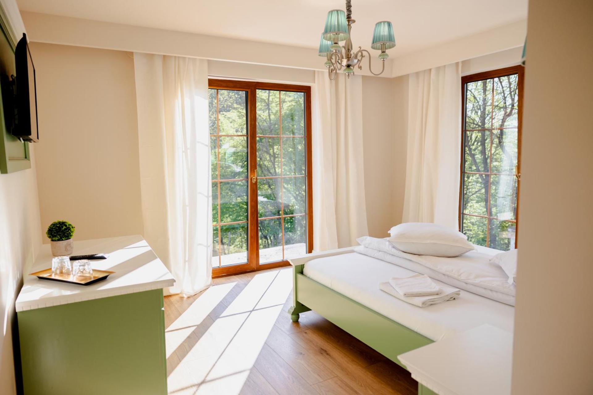 PENSIUNE RESTAURANT POIANA AVRIGULUI loc de joaca pentru copii