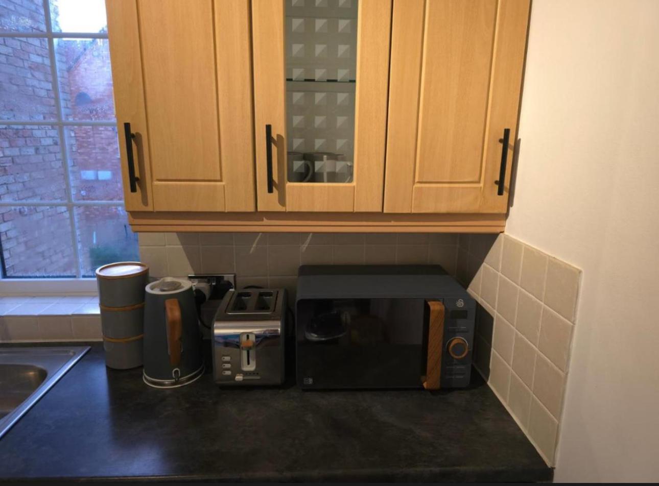 The Serenity Nook - 2 bed flat in the heart of Shefford with parking