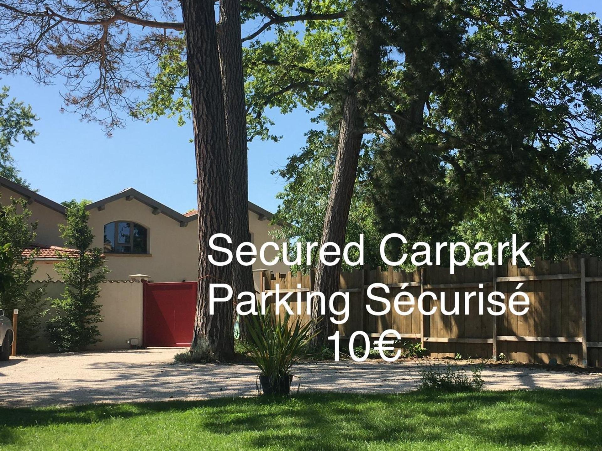 Aux Tourelles 1888 - Tres Proche Lyon #Clim #Piscine #Netflix #Parking Payant Securise