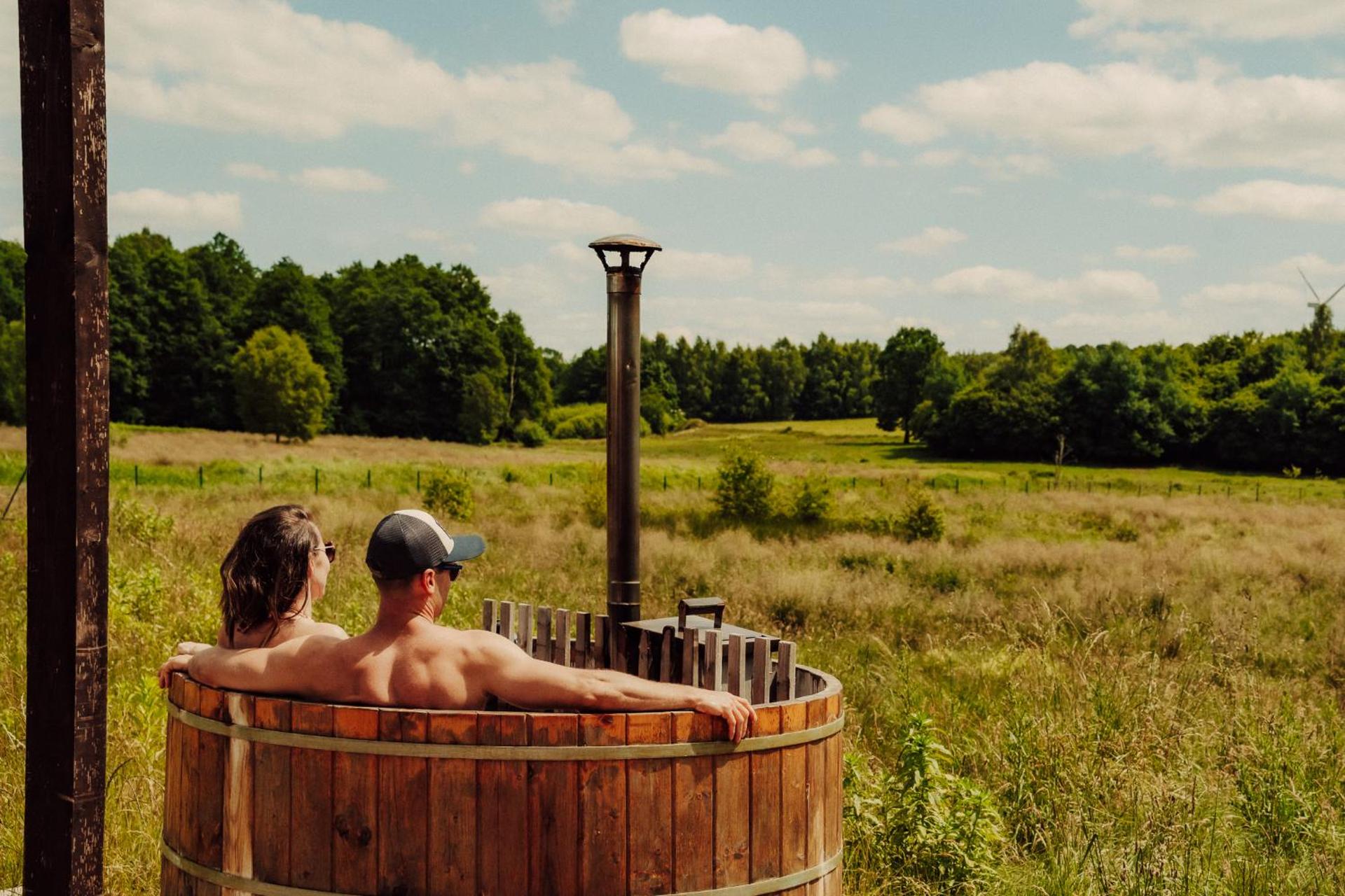 Nowoczesne Domki na Łące & Domki na Drzewie - Kołobrzeg - Sauna & Balia - PolanaGlamp