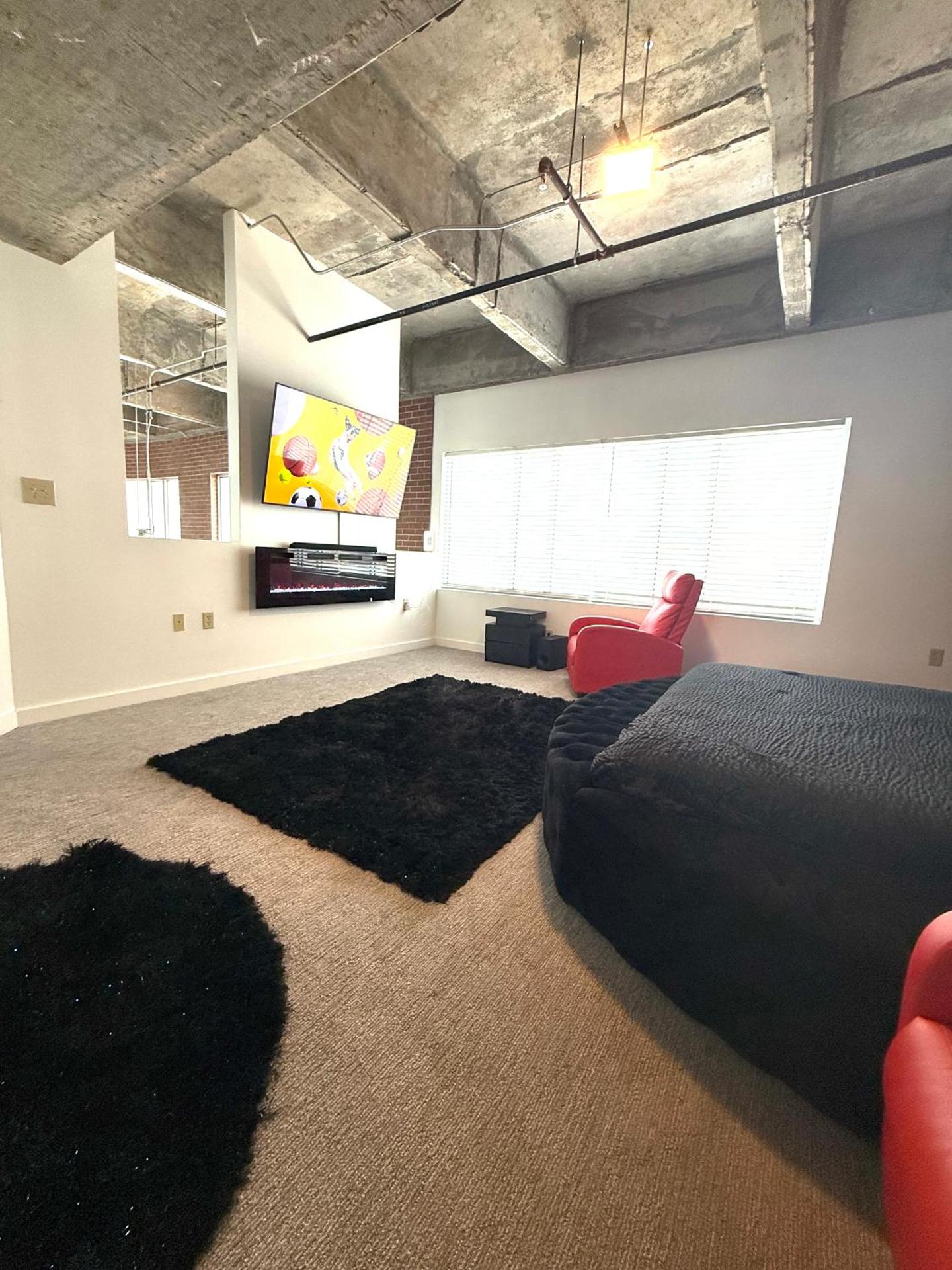 Grand 3br loft in Atlantic Station