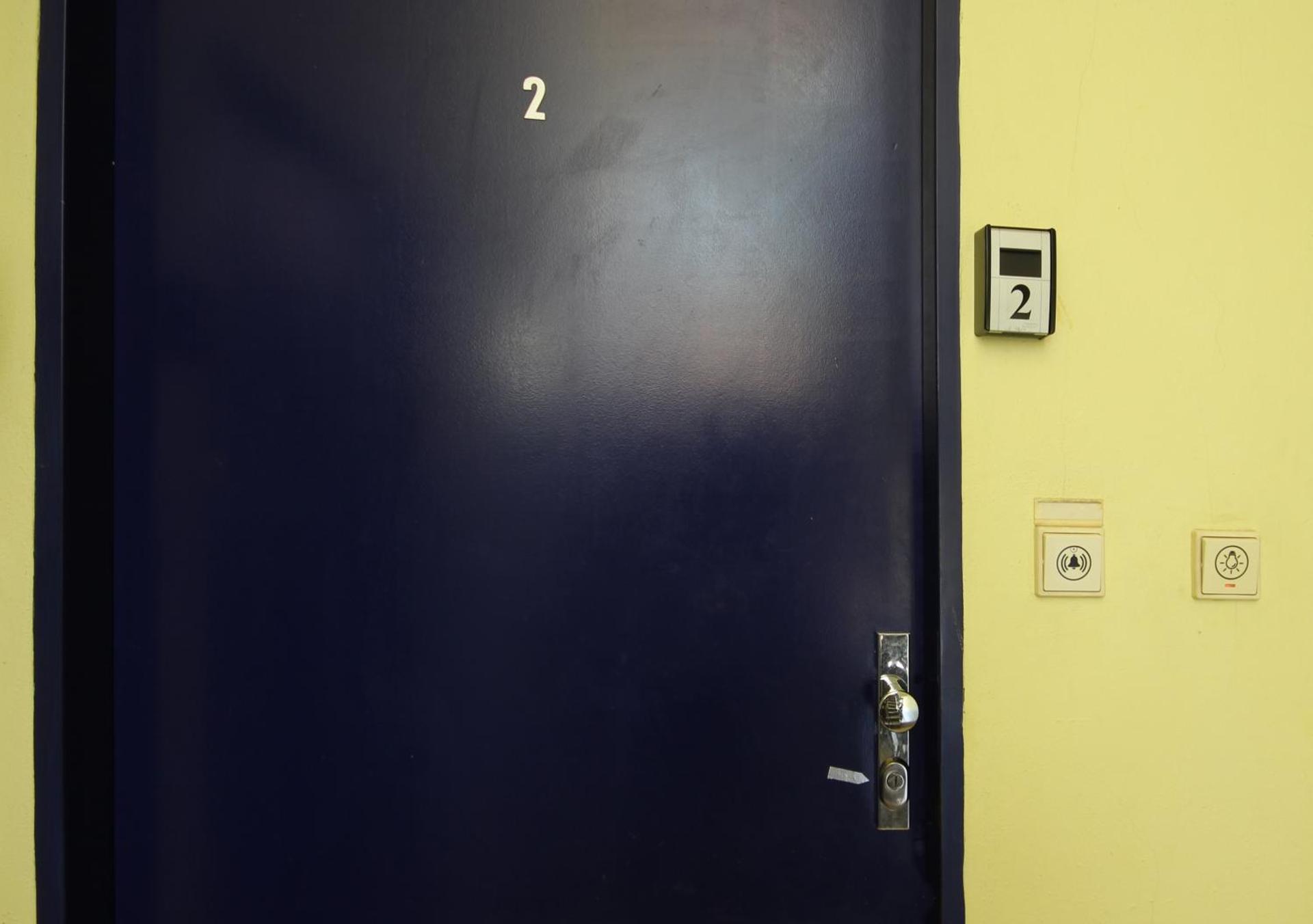 Deluxe One-Bedroom Apartment