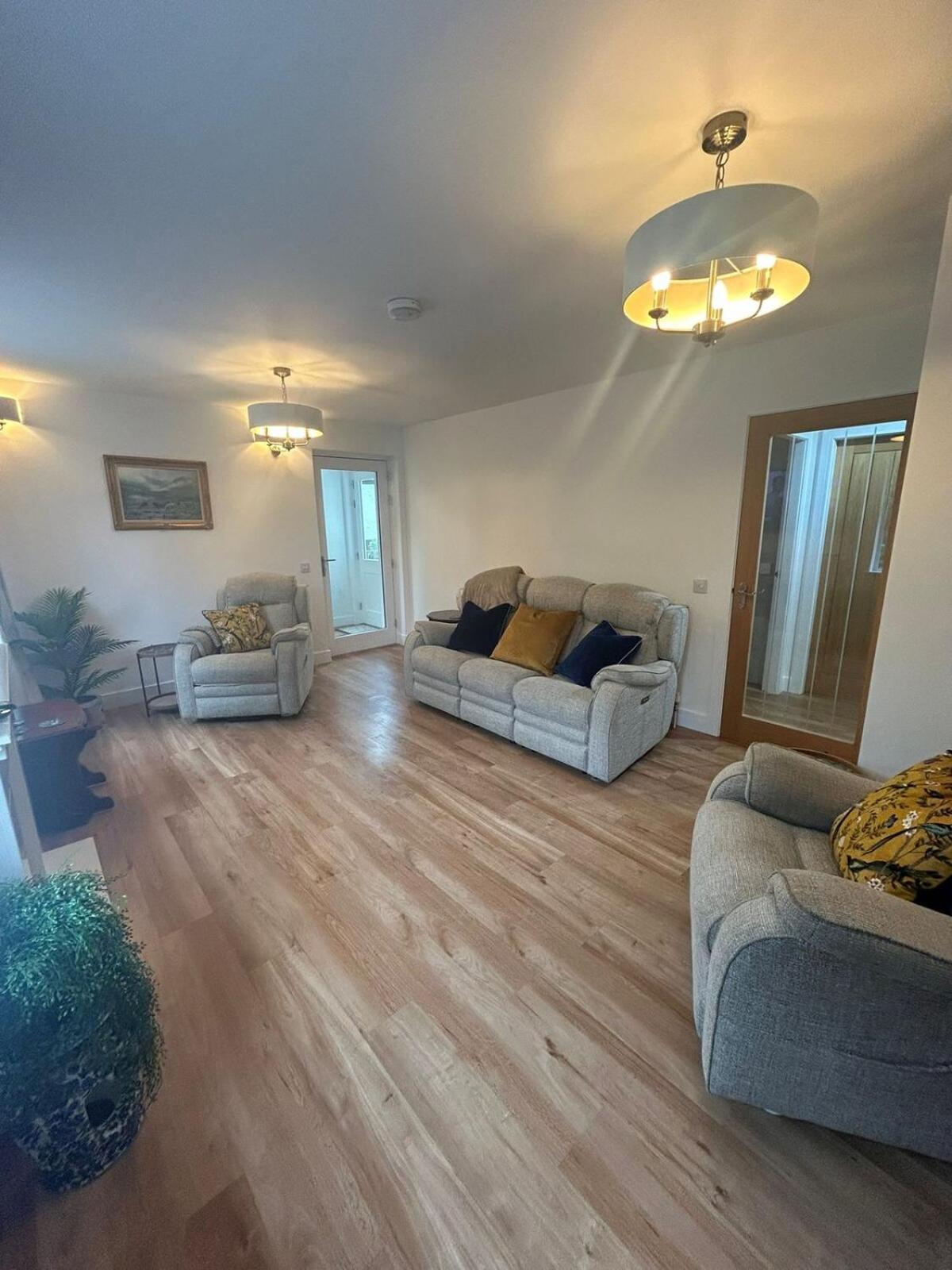 The West Wing - 1Bedroom Annexe with parking