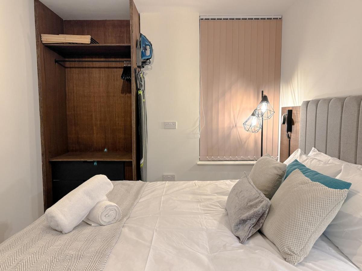 Spacious 2 Bedroom Modern Flat - City Centre