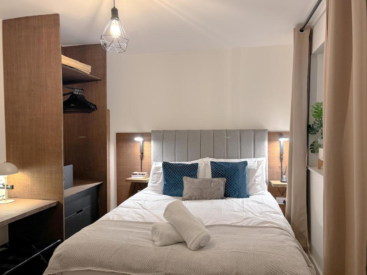 Spacious 2 Bedroom Modern Flat - City Centre