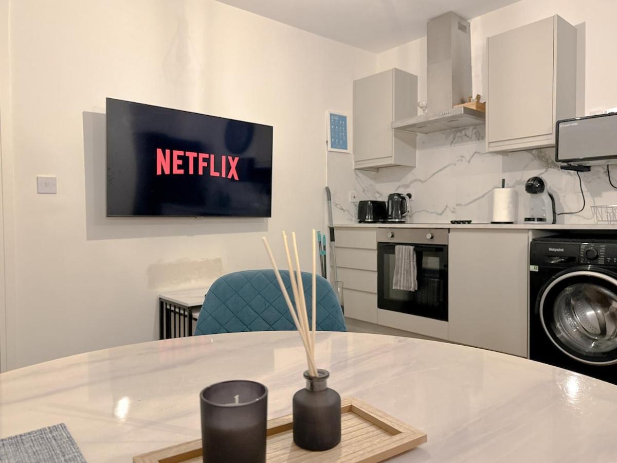 Spacious 2 Bedroom Modern Flat - City Centre