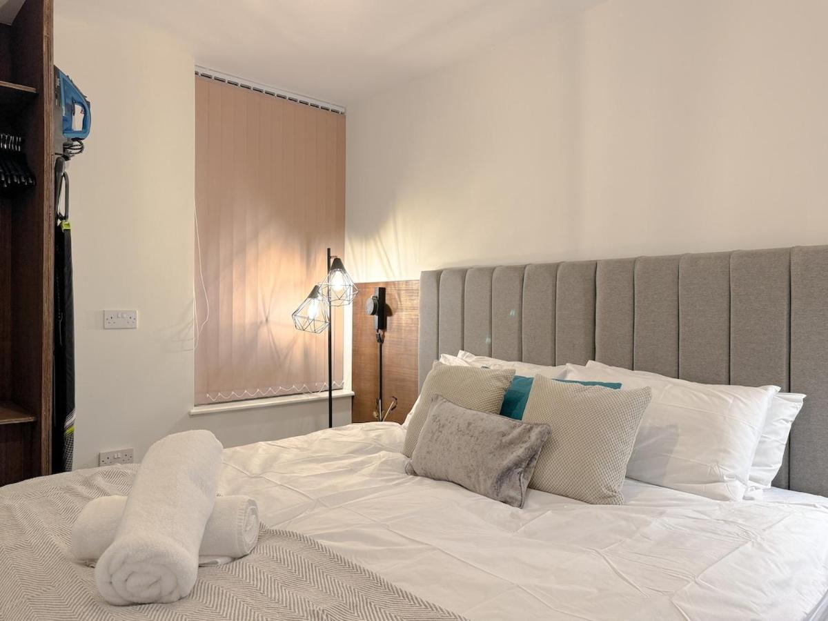 Spacious 2 Bedroom Modern Flat - City Centre