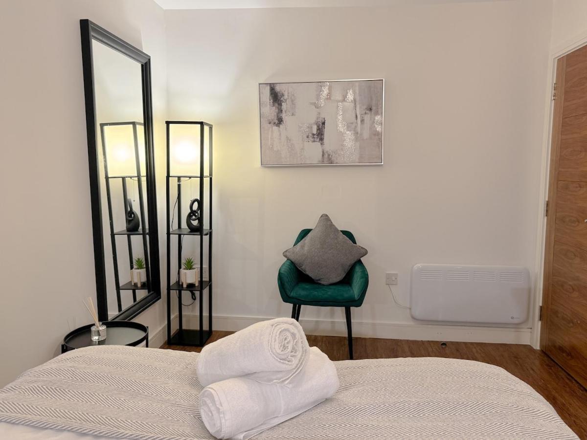 Spacious 2 Bedroom Modern Flat - City Centre