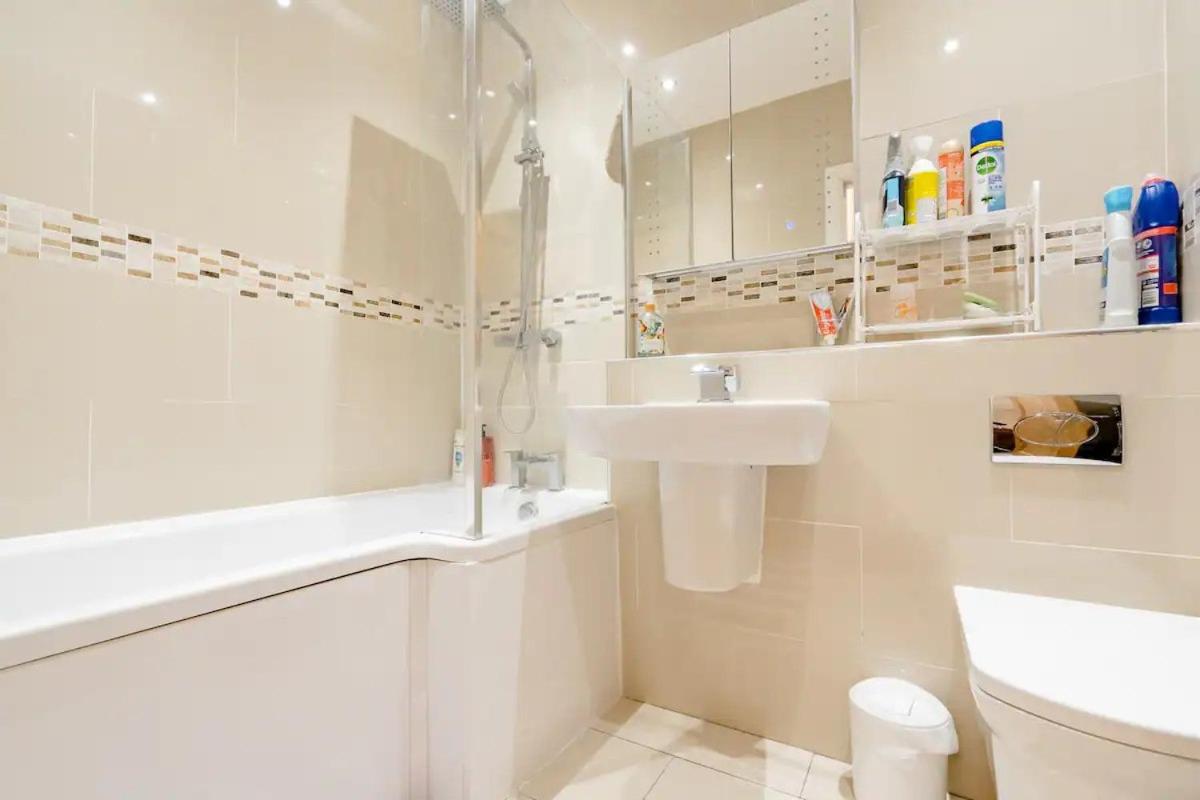 Quiet Private Homestay, Central Birmingham