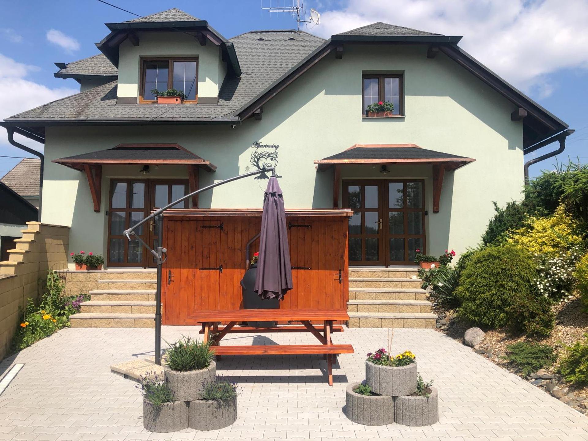 AP2, Hrubá Skála, Apartmány Nad Lípou