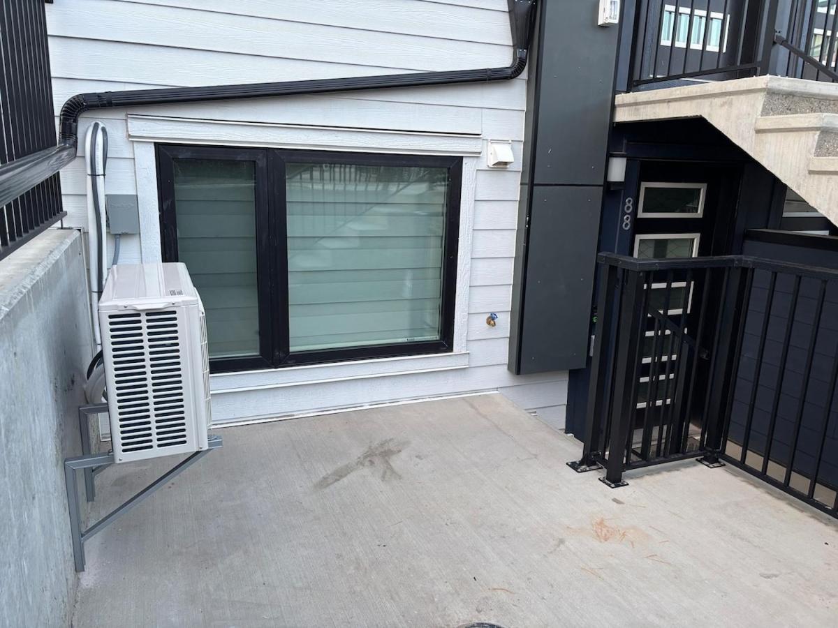 Cozy & Stylish AC Suite Near YYC Airport