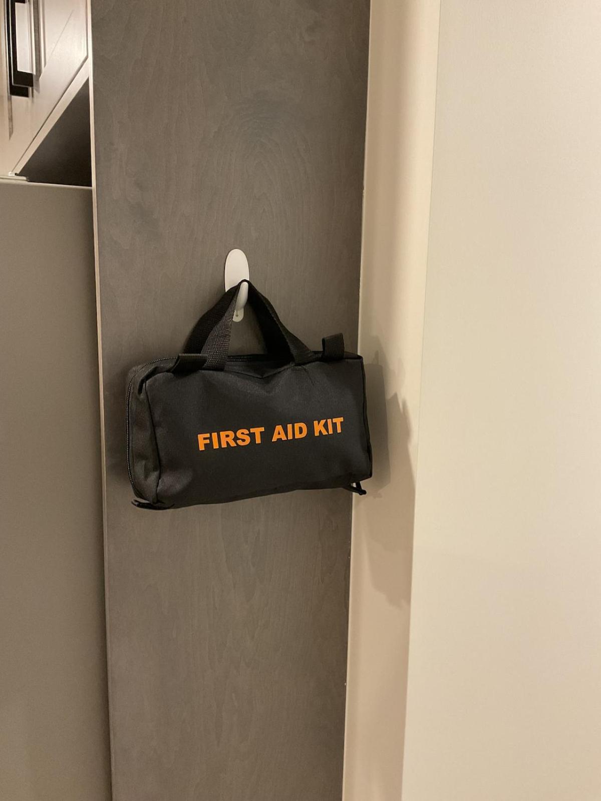 Cozy & Stylish AC Suite Near YYC Airport