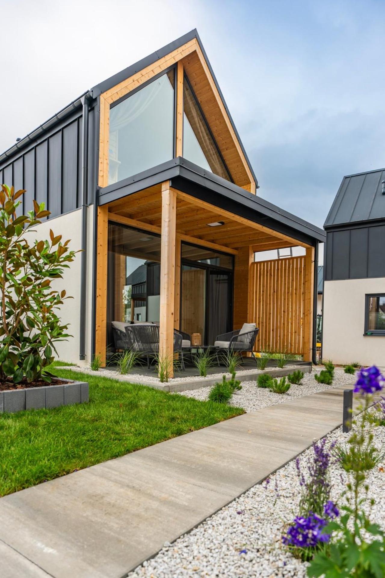 PURA new Seaside Jacuzzi Houses