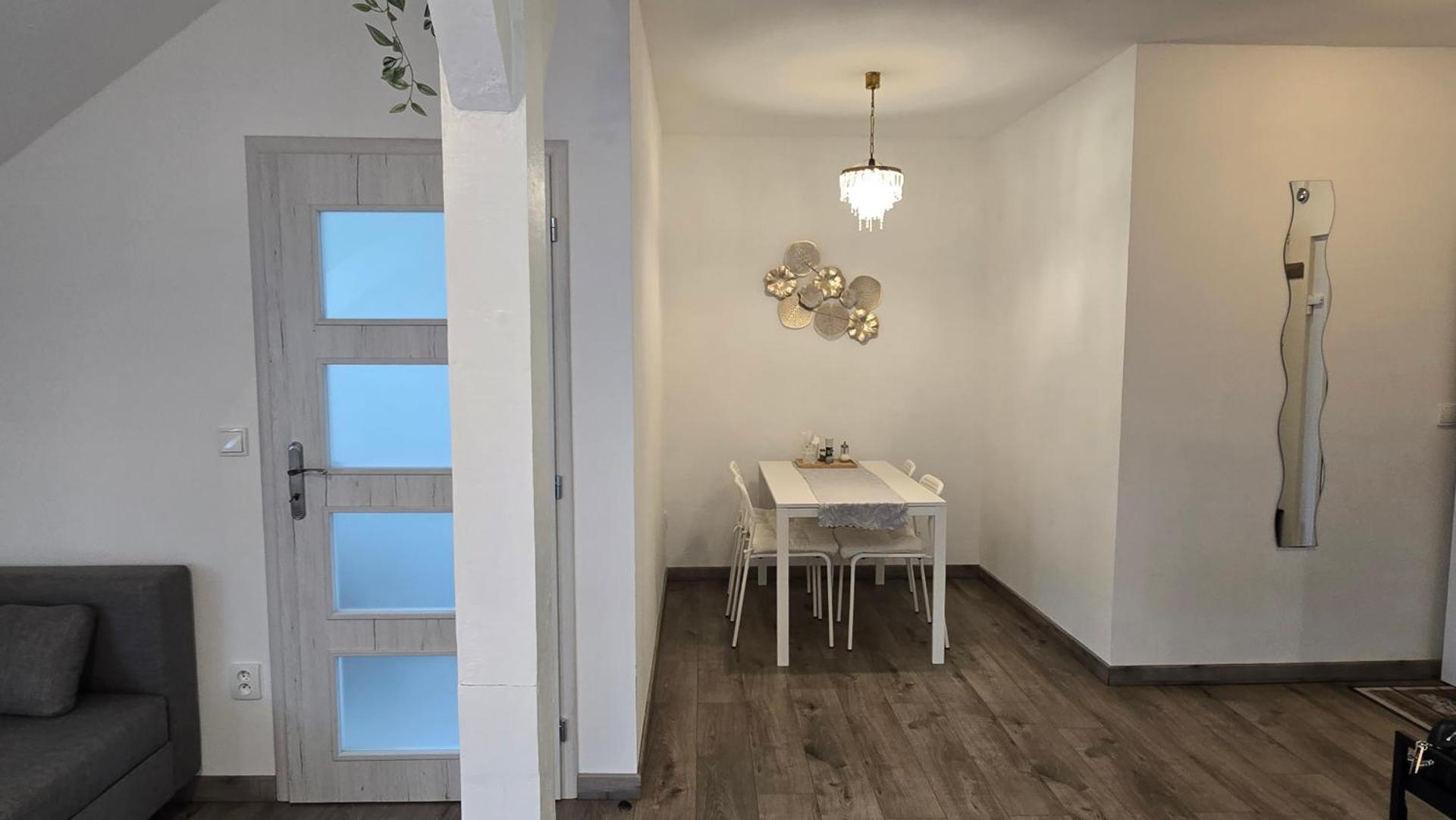 Apartmán - Café Princ pod Hradem WiFi, KLIMA