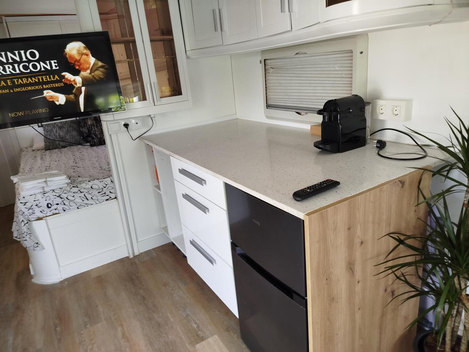 Caravana en la huerta