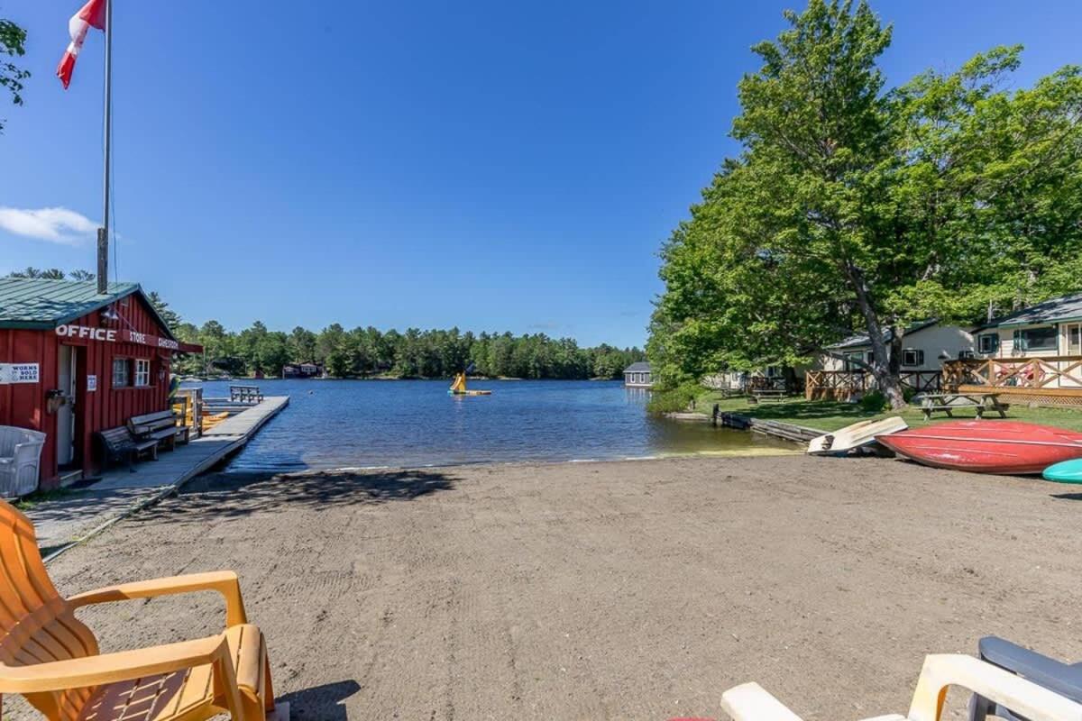 Pine Lake 3-Bedroom Cottage #12 - The Gallery