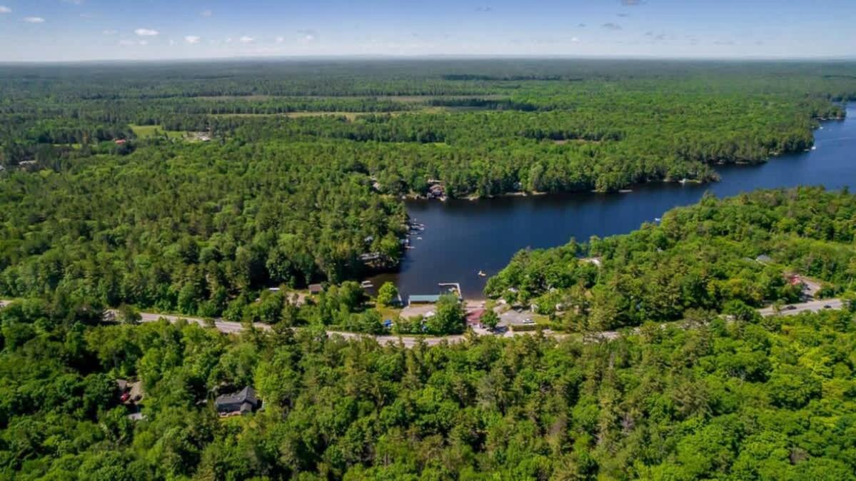 Pine Lake 3-Bedroom Cottage #12 - The Gallery