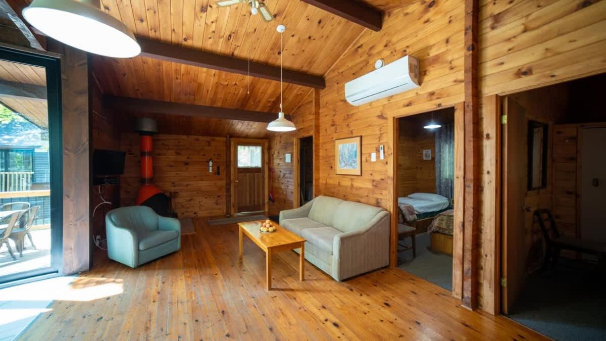 Lake Muskoka 3-bdrm Cottage - Pier 100 #70