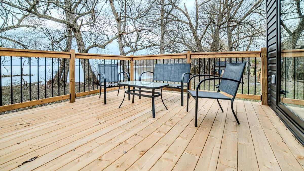 2-bedroom Lake Front Cottage in Harwood ON #2