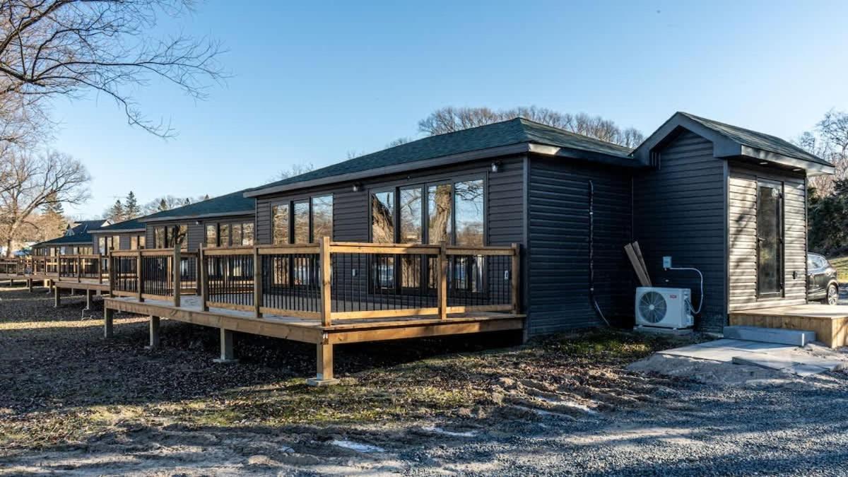 2-bedroom Lake Front Cottage in Harwood ON #3