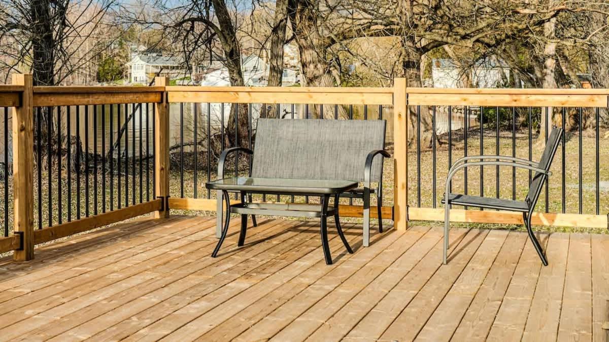 2-bedroom Lake Front Cottage in Harwood ON #3